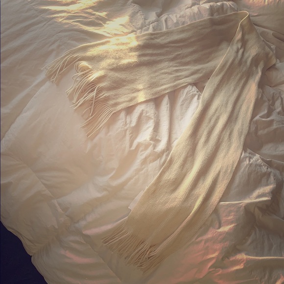 Scarf - Picture 1 of 2